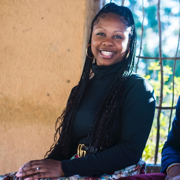 Meet your Posher, Iissha - Picture 1 of 1